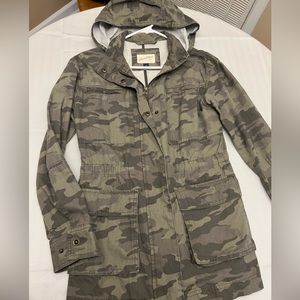 Universal Thread Camo Jacket